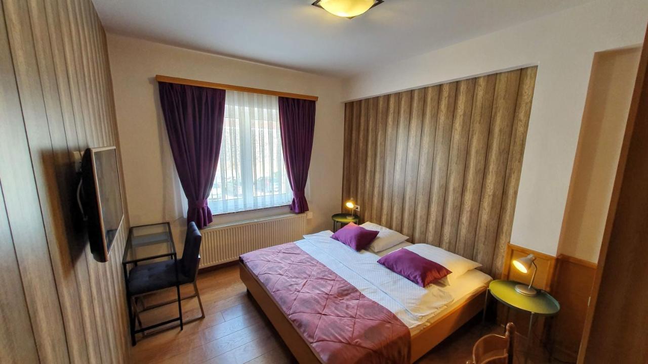 Hotel Zvonimir Otočac Εξωτερικό φωτογραφία